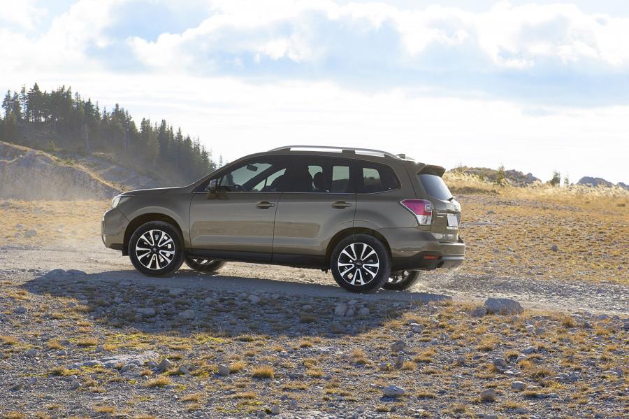  Subaru Forester 2.0XT 2016 года  (фото 10 из 30)